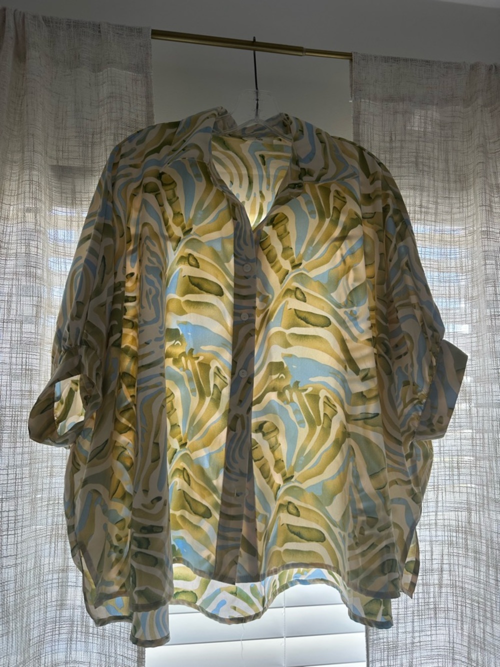 entro oversized Multicolor Abstract Wave Button-Up Blouse in Blue and Olive